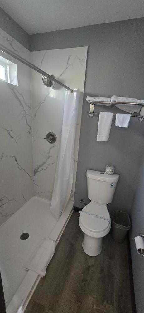 Wine Country Inn Lodi - Bath Room