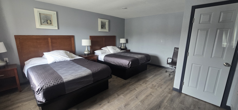 2 Queen Beds - Non Smoking