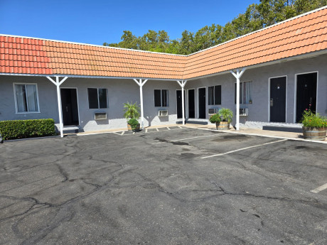 Wine Country Inn - Exterior
